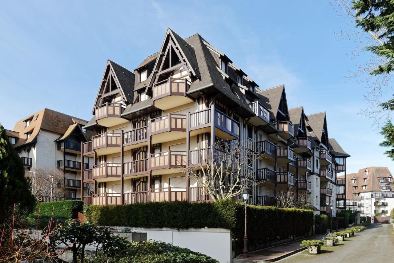 Charmant 3 pièces avec jardin à 5mn de la plage Deauville Extérieur photo